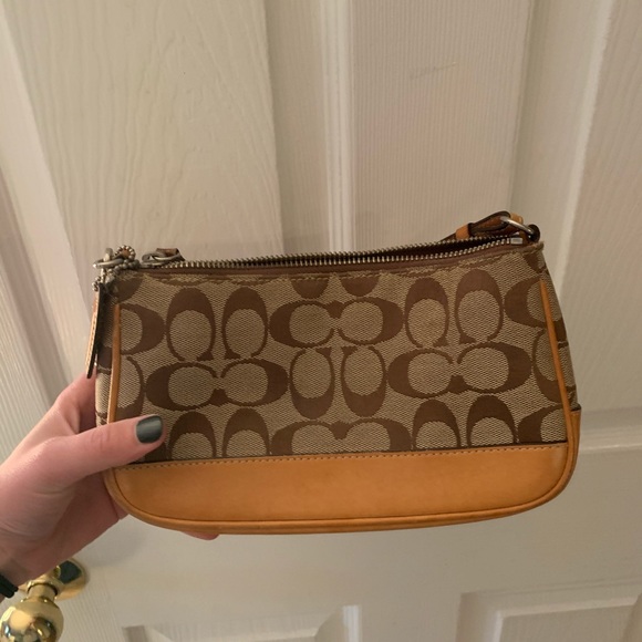 coach wristlet - Picture 3 of 3